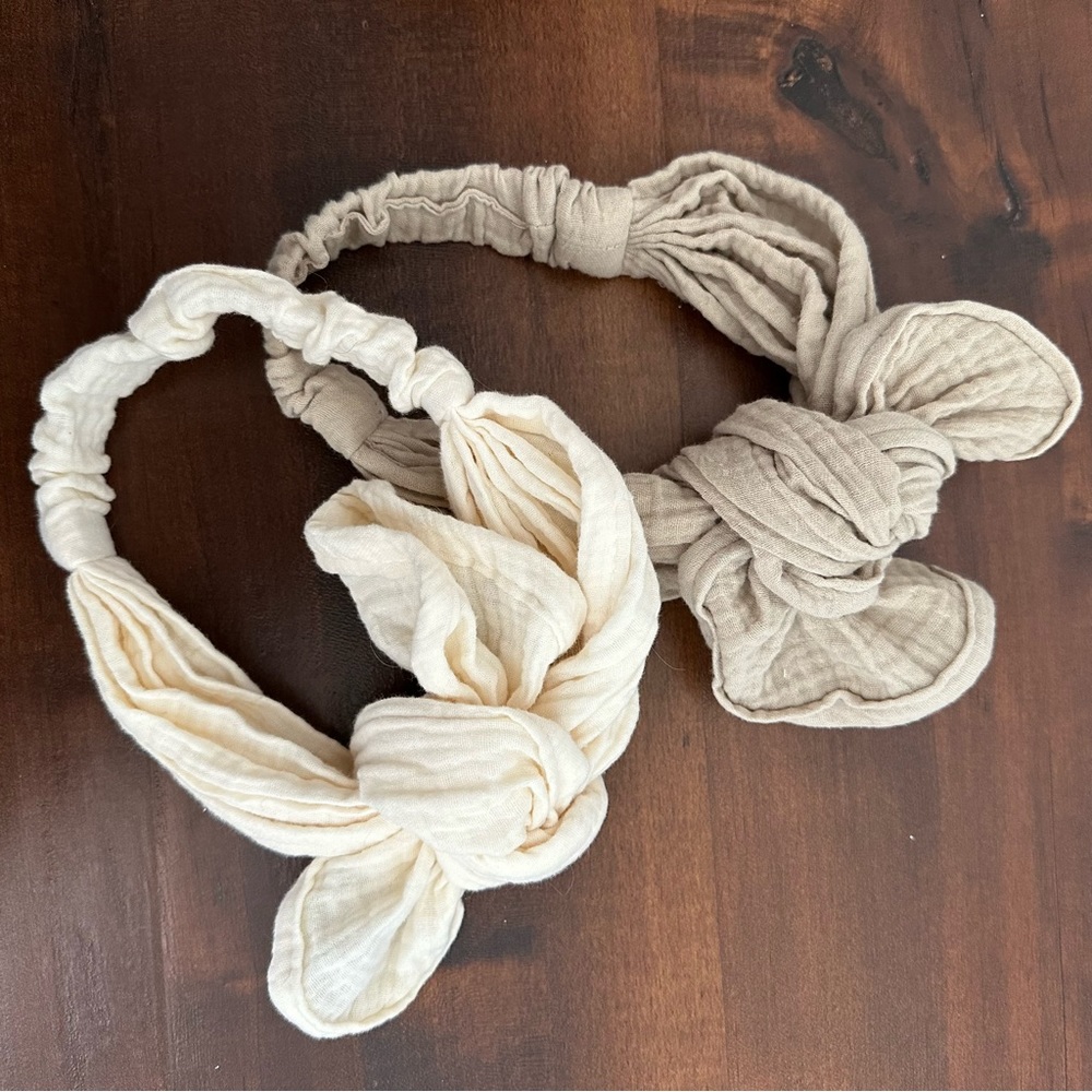 Mae and Rae Gauze Top knots